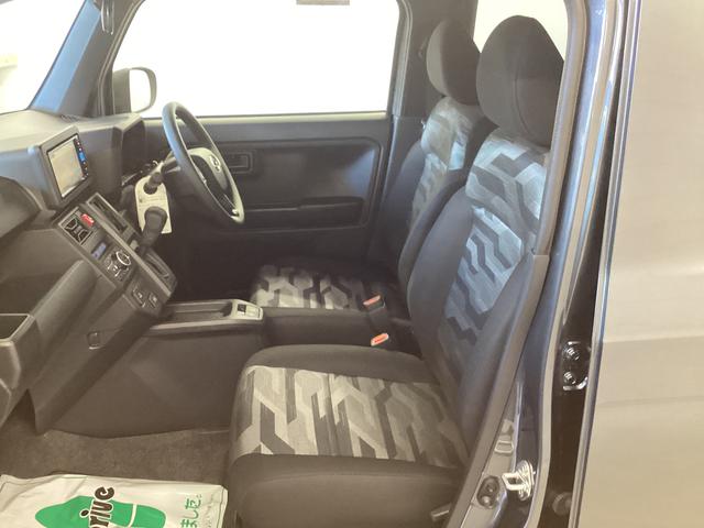 タフト Ｘ　衝突被害軽減ブレーキ　横滑り防止装置　オートハイビーム　アイドリングストップ　ステアリングスイッチ　オートライト　キーフリーシステム　オートエアコン　ナビ　ドラレコ　ＥＴＣ　マット（13枚目）