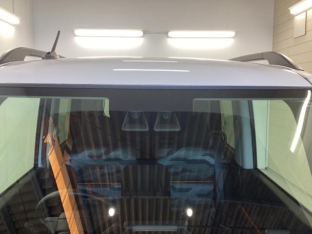 タント ファンクロス　衝突被害軽減ブレーキ　横滑り防止装置　オートハイビーム　アイドリングストップ　ステアリングスイッチ　オートライト　キーフリーシステム　オートエアコン　パノラマカメラ（19枚目）