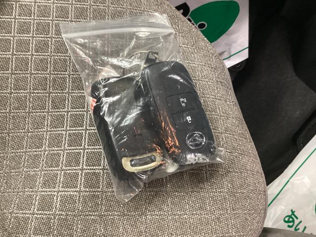 タント Ｘ　衝突被害軽減ブレーキ　横滑り防止装置　オートハイビーム　アイドリングストップ　ステアリングスイッチ　オートライト　キーフリーシステム　オートエアコン　パノラマカメラ　マット　バイザー（34枚目）