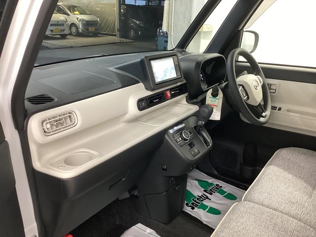 ムーヴキャンバス ストライプスＧ　衝突被害軽減ブレーキ　横滑り防止装置　オートハイビーム　アイドリングストップ　ステアリングスイッチ　オートライト　キーフリーシステム　オートエアコン　ナビ　ドラレコ　パノラマカメラ　マット　バイザー（12枚目）