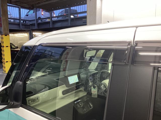 ムーヴキャンバス ストライプスＧ　衝突被害軽減ブレーキ　横滑り防止装置　オートハイビーム　アイドリングストップ　ステアリングスイッチ　オートライト　キーフリーシステム　オートエアコン　ナビ　ドラレコ　パノラマカメラ　マット　バイザー（23枚目）