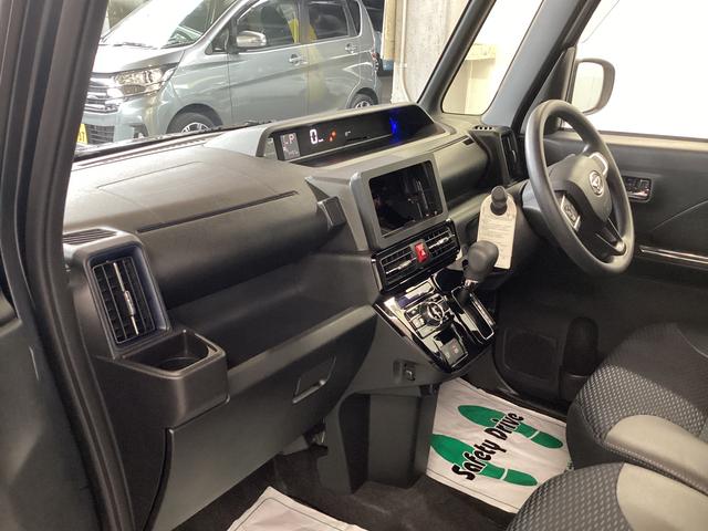 タント カスタムＸ　衝突被害軽減ブレーキ　横滑り防止装置　オートハイビーム　アイドリングストップ　ステアリングスイッチ　オートライト　キーフリーシステム　オートエアコン　パノラマカメラ　マット　バイザー（12枚目）