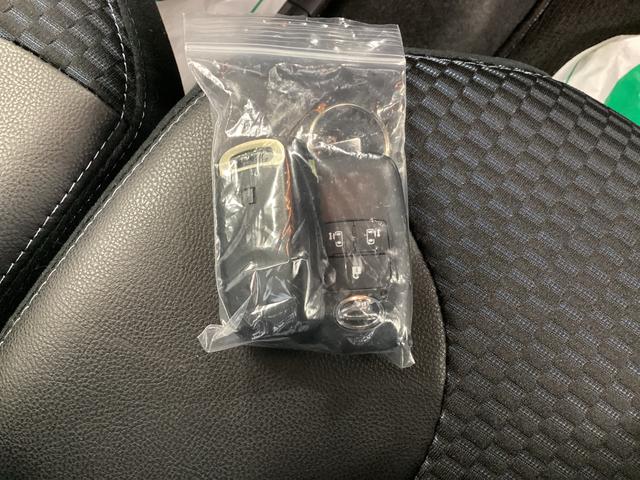 タント カスタムＸ　衝突被害軽減ブレーキ　横滑り防止装置　オートハイビーム　アイドリングストップ　ステアリングスイッチ　オートライト　キーフリーシステム　オートエアコン　パノラマカメラ　マット　バイザー（34枚目）