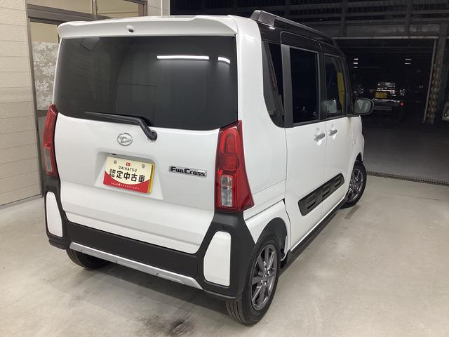 タント ファンクロス　衝突被害軽減ブレーキ　横滑り防止装置　オートハイビーム　アイドリングストップ　ステアリングスイッチ　オートライト　キーフリーシステム　オートエアコン　パノラマカメラ（8枚目）