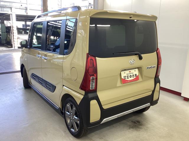 タント ファンクロスターボ 衝突被害軽減ブレーキ 横滑り防止装置 オートハイビーム アイドリングストップ ステアリングスイッチ オートライト キーフリーシステム オートエアコン パノラマカメラ(9枚目)