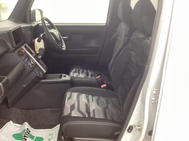 タフト Gターボ ダーククロムベンチャー 衝突被害軽減ブレーキ 横滑り防止装置 オートハイビーム アイドリングストップ ステアリングスイッチ オートライト キーフリーシステム オートエアコン パノラマカメラ(13枚目)