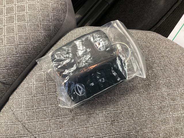 タント Ｘ　衝突被害軽減ブレーキ　横滑り防止装置　オートハイビーム　アイドリングストップ　ステアリングスイッチ　オートライト　キーフリーシステム　オートエアコン　パノラマカメラ　マット　バイザー（34枚目）