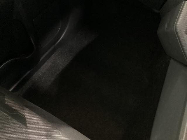 タフト Ｇ　ダーククロムベンチャー　衝突被害軽減ブレーキ　横滑り防止装置　オートハイビーム　アイドリングストップ　ステアリングスイッチ　オートライト　キーフリーシステム　オートエアコン　ディスプレイオーディオ（25枚目）