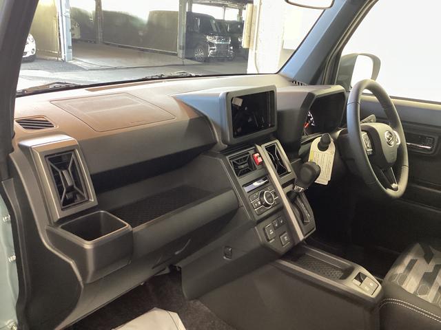 タフト Ｇターボ　クロムベンチャー　衝突被害軽減ブレーキ　横滑り防止装置　オートハイビーム　アイドリングストップ　ステアリングスイッチ　オートライト　キーフリーシステム　オートエアコン　パノラマカメラ（12枚目）