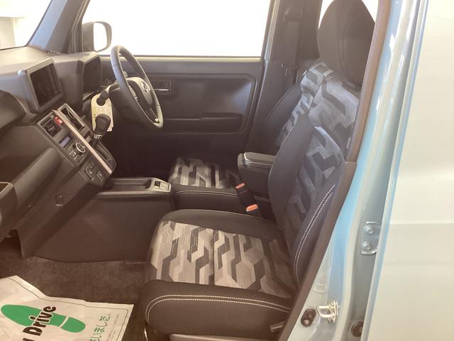 タフト Ｇターボ　クロムベンチャー　衝突被害軽減ブレーキ　横滑り防止装置　オートハイビーム　アイドリングストップ　ステアリングスイッチ　オートライト　キーフリーシステム　オートエアコン　パノラマカメラ（13枚目）