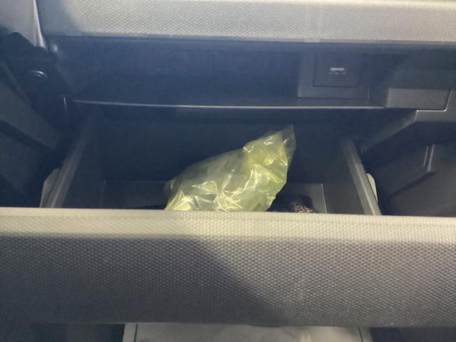 タフト Ｇターボ　クロムベンチャー　衝突被害軽減ブレーキ　横滑り防止装置　オートハイビーム　アイドリングストップ　ステアリングスイッチ　オートライト　キーフリーシステム　オートエアコン　パノラマカメラ（38枚目）