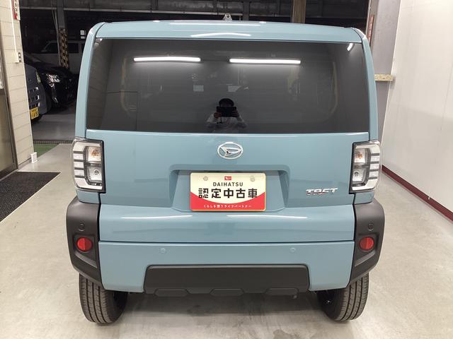 タフト Ｘ　衝突被害軽減ブレーキ　横滑り防止装置　オートハイビーム　アイドリングストップ　ステアリングスイッチ　オートライト　キーフリーシステム　オートエアコン　パノラマカメラ　マット　バイザー（3枚目）