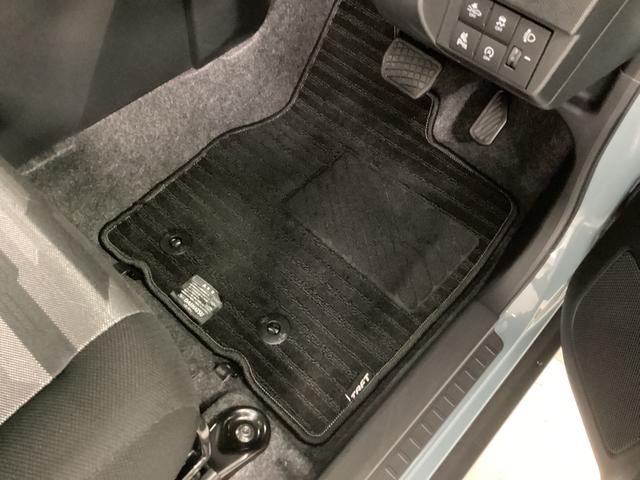 タフト Ｘ　衝突被害軽減ブレーキ　横滑り防止装置　オートハイビーム　アイドリングストップ　ステアリングスイッチ　オートライト　キーフリーシステム　オートエアコン　パノラマカメラ　マット　バイザー（24枚目）