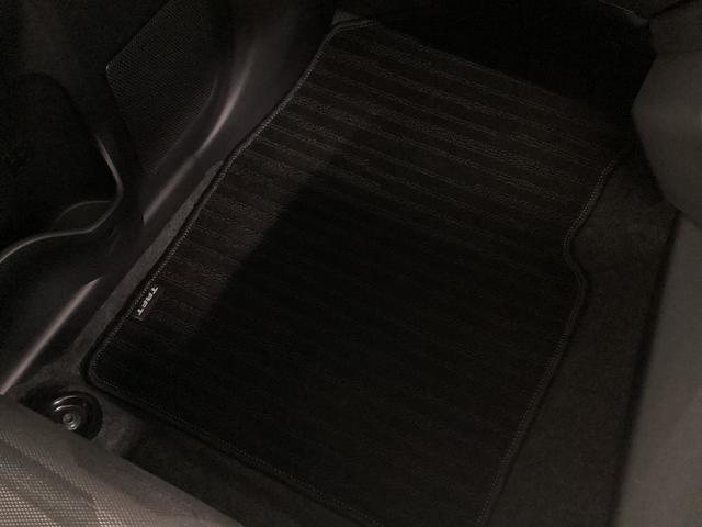 タフト Ｘ　衝突被害軽減ブレーキ　横滑り防止装置　オートハイビーム　アイドリングストップ　ステアリングスイッチ　オートライト　キーフリーシステム　オートエアコン　パノラマカメラ　マット　バイザー（25枚目）