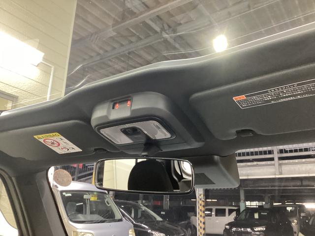 タフト Ｘ　衝突被害軽減ブレーキ　横滑り防止装置　オートハイビーム　アイドリングストップ　ステアリングスイッチ　オートライト　キーフリーシステム　オートエアコン　パノラマカメラ　マット　バイザー（37枚目）