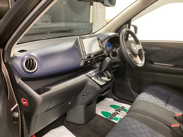 デイズ ハイウェイスター　Ｘ　衝突被害軽減ブレーキ　アイドリングストップ　ステアリングスイッチ　オートライト　キーフリーシステム　オートエアコン　ナビ　ドラレコ　パノラマカメラ　マット　バイザー（12枚目）