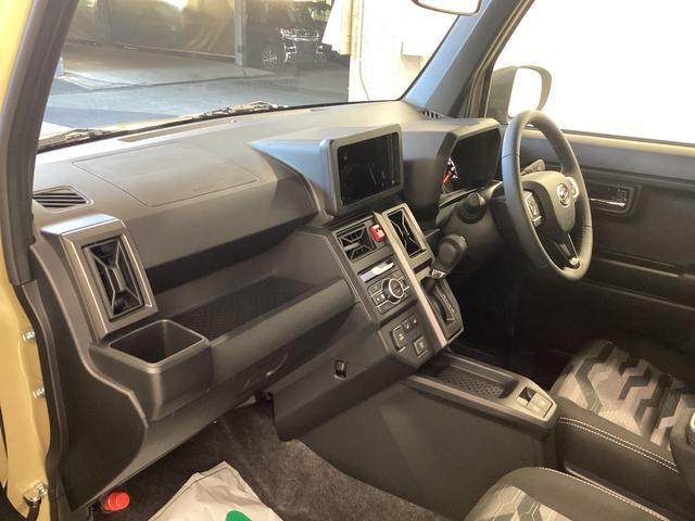 タフト Ｇ　クロムベンチャー　衝突被害軽減ブレーキ　横滑り防止装置　オートハイビーム　アイドリングストップ　ステアリングスイッチ　オートライト　キーフリーシステム　オートエアコン　パノラマカメラ（12枚目）