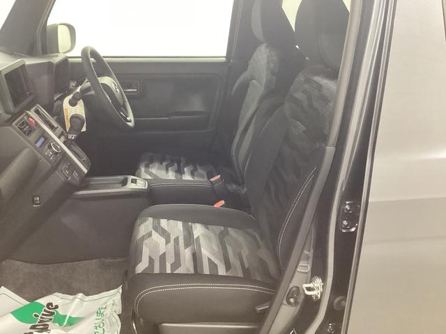 タフト Ｇ　ダーククロムベンチャー　衝突被害軽減ブレーキ　横滑り防止装置　オートハイビーム　アイドリングストップ　ステアリングスイッチ　オートライト　キーフリーシステム　オートエアコン　パノラマカメラ（13枚目）