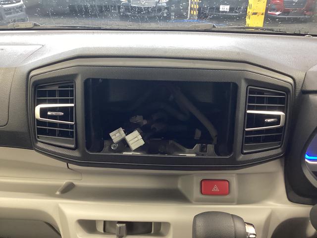 ミライース Ｘ　ＳＡＩＩＩ　衝突被害軽減ブレーキ　横滑り防止装置　オートハイビーム　アイドリングストップ　オートライト　キーレス　エアコン　バックカメラ　マット　バイザー（10枚目）