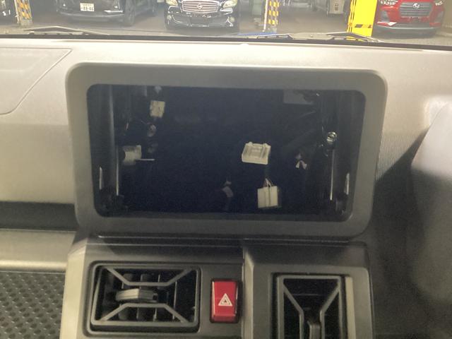 タフト Ｘ　衝突被害軽減ブレーキ　横滑り防止装置　オートハイビーム　アイドリングストップ　ステアリングスイッチ　オートライト　キーフリーシステム　オートエアコン　パノラマカメラ　マット　バイザー（10枚目）