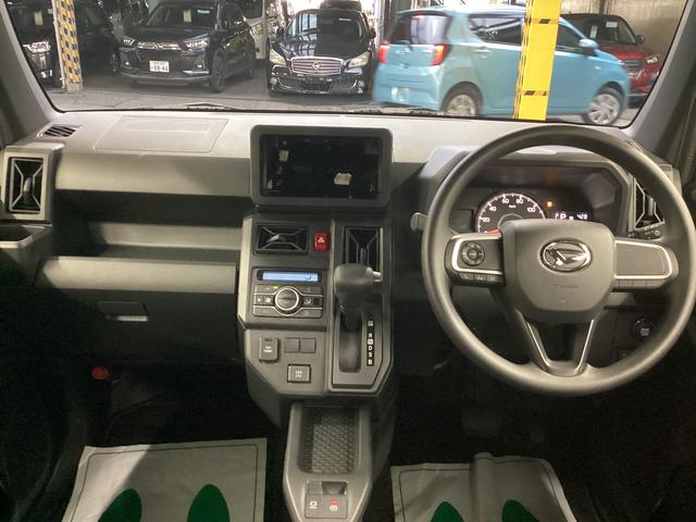 タフト Ｘ　衝突被害軽減ブレーキ　横滑り防止装置　オートハイビーム　アイドリングストップ　ステアリングスイッチ　オートライト　キーフリーシステム　オートエアコン　パノラマカメラ　マット　バイザー（16枚目）