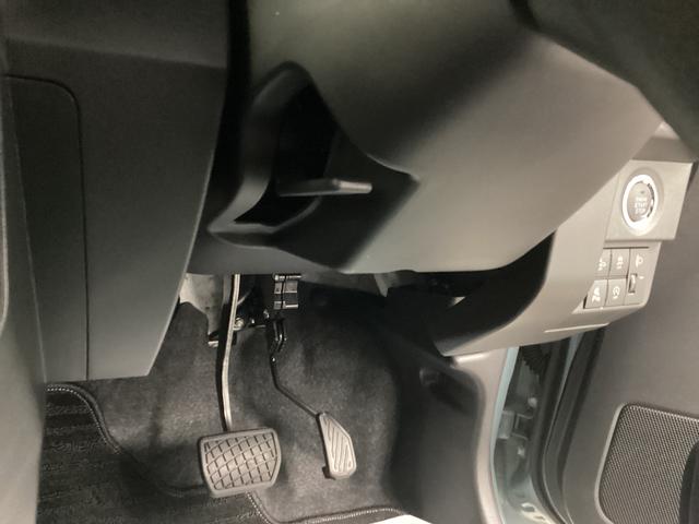 タフト Ｘ　衝突被害軽減ブレーキ　横滑り防止装置　オートハイビーム　アイドリングストップ　ステアリングスイッチ　オートライト　キーフリーシステム　オートエアコン　パノラマカメラ　マット　バイザー（32枚目）