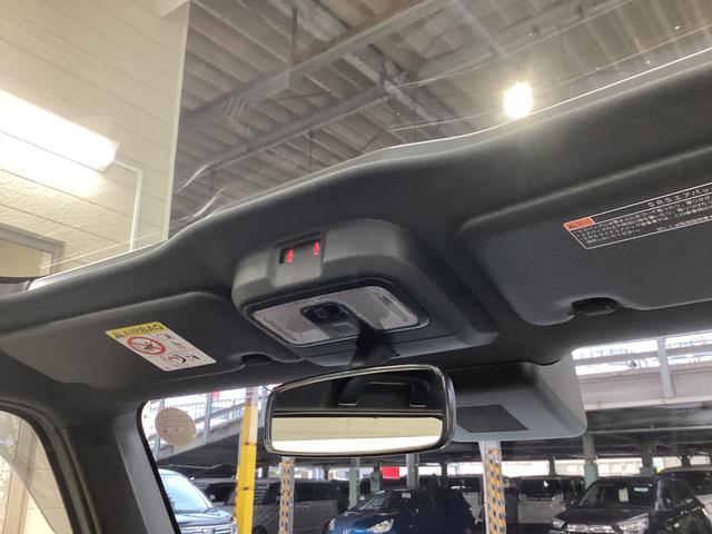 タフト Ｘ　衝突被害軽減ブレーキ　横滑り防止装置　オートハイビーム　アイドリングストップ　ステアリングスイッチ　オートライト　キーフリーシステム　オートエアコン　パノラマカメラ　マット　バイザー（37枚目）