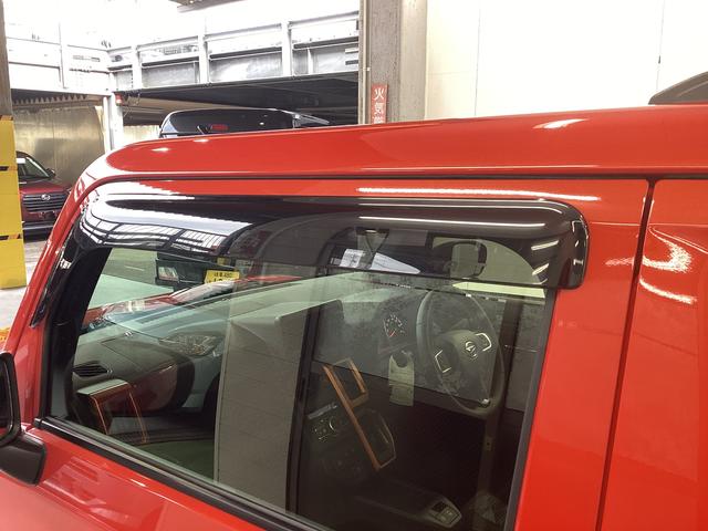 タフト Gターボ 衝突被害軽減ブレーキ 横滑り防止装置 オートハイビーム アイドリングストップ ステアリングスイッチ オートライト キーフリーシステム オートエアコン パノラマカメラ マット バイザー(23枚目)