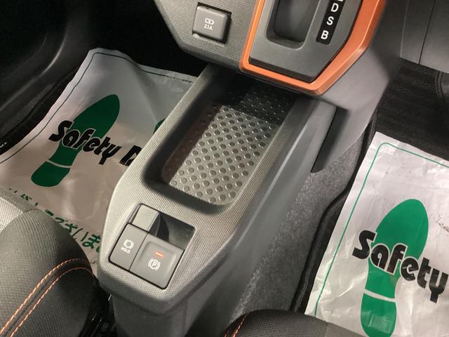 タフト Gターボ 衝突被害軽減ブレーキ 横滑り防止装置 オートハイビーム アイドリングストップ ステアリングスイッチ オートライト キーフリーシステム オートエアコン パノラマカメラ マット バイザー(31枚目)