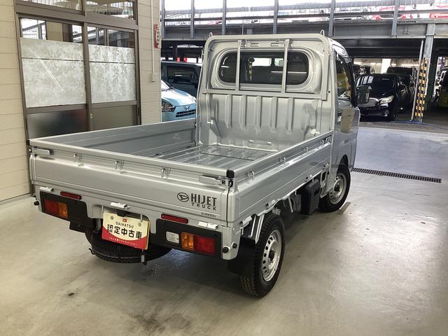 ハイゼットトラック スタンダード　衝突被害軽減ブレーキ　横滑り防止装置　４ＷＤ　ＣＶＴ　エアコン　パワステ　ラジオ　オートハイビーム　アイドリングストップ　オートライト　マット　バイザー（8枚目）