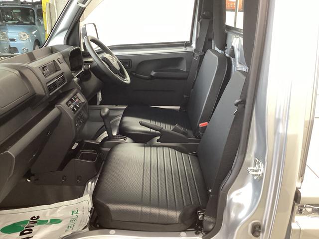 ハイゼットトラック スタンダード　衝突被害軽減ブレーキ　横滑り防止装置　４ＷＤ　ＣＶＴ　エアコン　パワステ　ラジオ　オートハイビーム　アイドリングストップ　オートライト　マット　バイザー（13枚目）