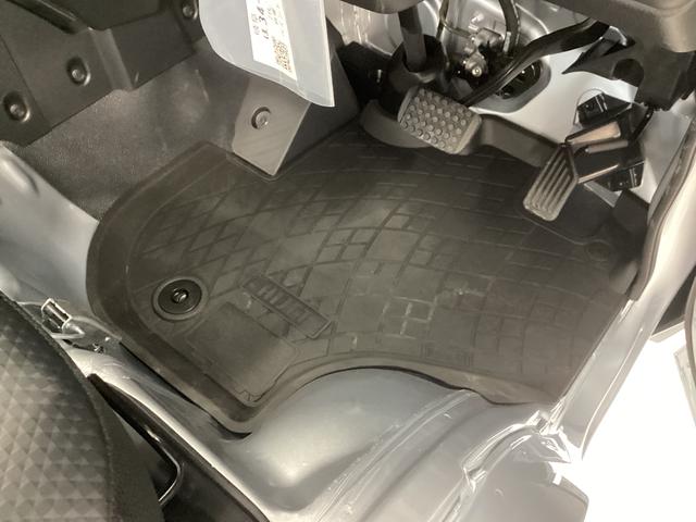 ハイゼットトラック スタンダード　衝突被害軽減ブレーキ　横滑り防止装置　４ＷＤ　ＣＶＴ　エアコン　パワステ　ラジオ　オートハイビーム　アイドリングストップ　オートライト　マット　バイザー（25枚目）