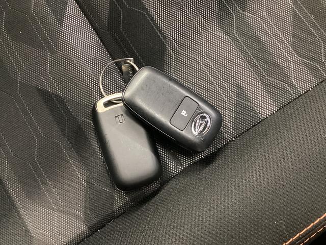 タフト Gターボ 衝突被害軽減ブレーキ 横滑り防止装置 オートハイビーム アイドリングストップ ステアリングスイッチ オートライト キーフリーシステム オートエアコン ナビ ドラレコ パノラマカメラ マット バイザー(32枚目)