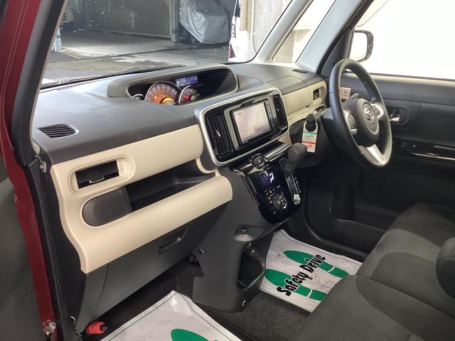 ムーヴキャンバス Ｇブラックインテリアリミテッド　ＳＡＩＩＩ　衝突被害軽減ブレーキ　横滑り防止装置　オートハイビーム　アイドリングストップ　ステアリングスイッチ　キーフリー　オートエアコン　ナビ　パノラマカメラ　ＥＴＣ　　社外ドラレコ　マット　バイザー（12枚目）