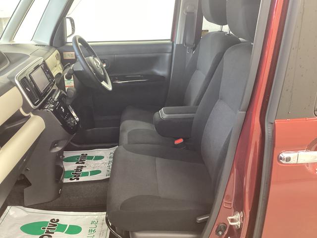 ムーヴキャンバス Ｇブラックインテリアリミテッド　ＳＡＩＩＩ　衝突被害軽減ブレーキ　横滑り防止装置　オートハイビーム　アイドリングストップ　ステアリングスイッチ　キーフリー　オートエアコン　ナビ　パノラマカメラ　ＥＴＣ　　社外ドラレコ　マット　バイザー（13枚目）