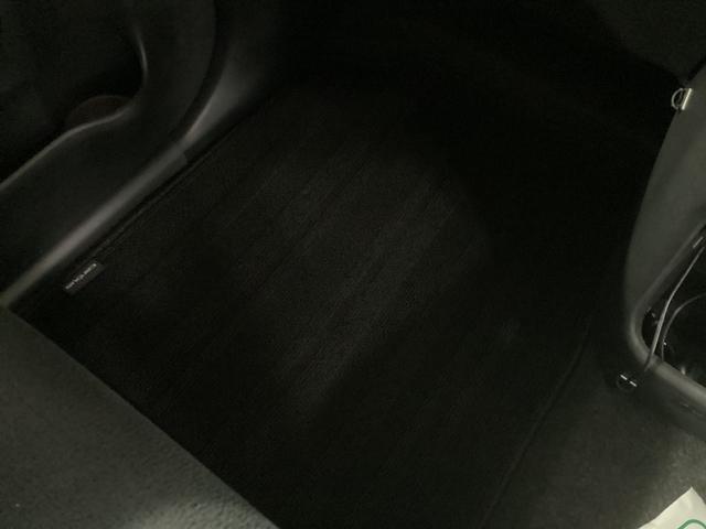 ムーヴキャンバス Ｇブラックインテリアリミテッド　ＳＡＩＩＩ　衝突被害軽減ブレーキ　横滑り防止装置　オートハイビーム　アイドリングストップ　ステアリングスイッチ　キーフリー　オートエアコン　ナビ　パノラマカメラ　ＥＴＣ　　社外ドラレコ　マット　バイザー（25枚目）