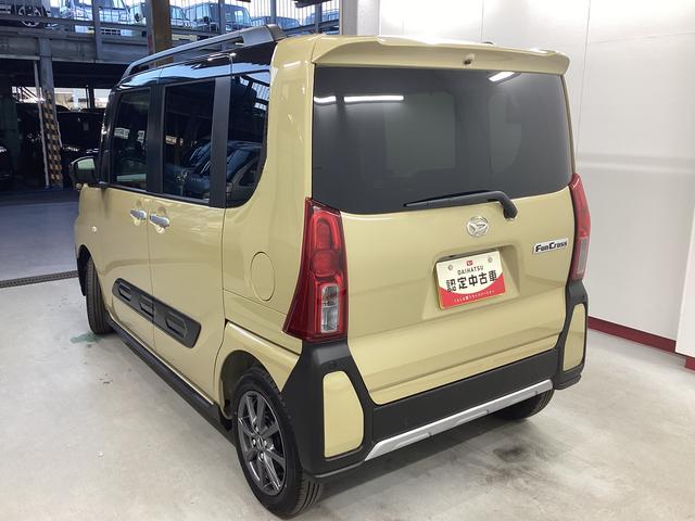 タント ファンクロス　衝突被害軽減ブレーキ　横滑り防止装置　オートハイビーム　アイドリングストップ　ステアリングスイッチ　オートライト　キーフリーシステム　オートエアコン　パノラマカメラ（9枚目）