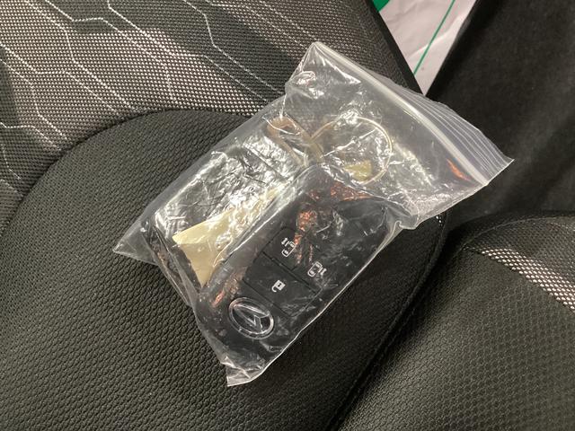 タント ファンクロス　衝突被害軽減ブレーキ　横滑り防止装置　オートハイビーム　アイドリングストップ　ステアリングスイッチ　オートライト　キーフリーシステム　オートエアコン　パノラマカメラ（34枚目）