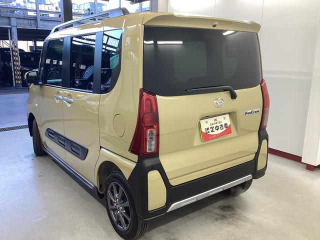 タント ファンクロス　衝突被害軽減ブレーキ　横滑り防止装置　４ＷＤ　オートハイビーム　アイドリングストップ　ステアリングスイッチ　オートライト　キーフリーシステム　オートエアコン　ディスプレイオーディオ　バックカメラ（9枚目）