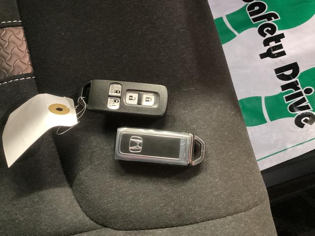 Ｎ－ＢＯＸカスタム Ｇ・ＥＸホンダセンシング　衝突被害軽減ブレーキ　横滑り防止装置　オートライト　キーフリーシステム　オートエアコン　ナビ　バックカメラ　ＥＴＣ　社外ドラレコ　マット　バイザー（34枚目）