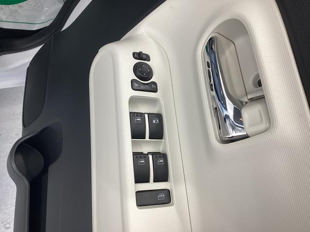 ムーヴキャンバス ストライプスＧターボ　衝突被害軽減ブレーキ　横滑り防止装置　オートハイビーム　アイドリングストップ　ステアリングスイッチ　オートライト　キーフリーシステム　オートエアコン　ディスプレイオーディオ　ドラレコ（24枚目）