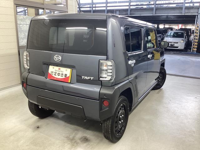 タフト Ｘ　衝突被害軽減ブレーキ　横滑り防止装置　４ＷＤ　オートハイビーム　アイドリングストップ　ステアリングスイッチ　オートライト　キーフリーシステム　オートエアコン　ナビ　ドラレコ　ＥＴＣ　マット（8枚目）