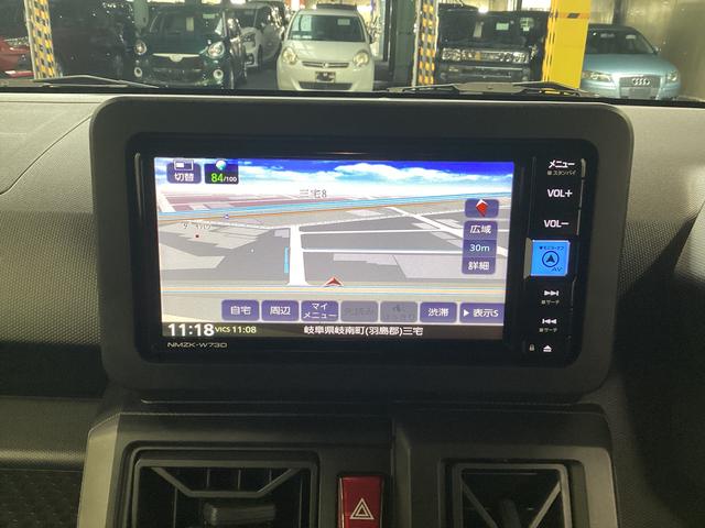 タフト Ｘ　衝突被害軽減ブレーキ　横滑り防止装置　４ＷＤ　オートハイビーム　アイドリングストップ　ステアリングスイッチ　オートライト　キーフリーシステム　オートエアコン　ナビ　ドラレコ　ＥＴＣ　マット（10枚目）