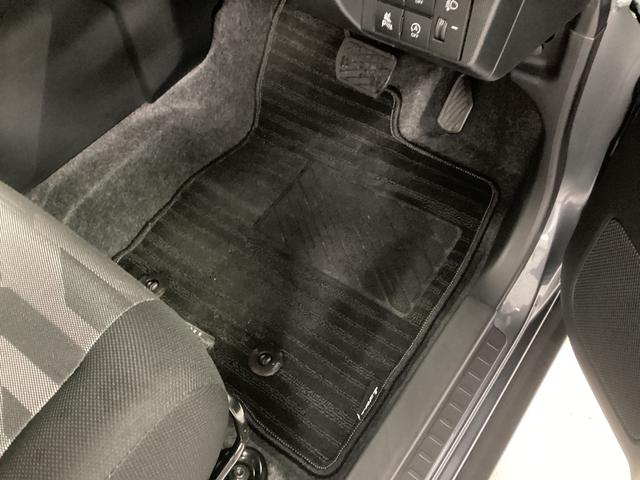 タフト Ｘ　衝突被害軽減ブレーキ　横滑り防止装置　４ＷＤ　オートハイビーム　アイドリングストップ　ステアリングスイッチ　オートライト　キーフリーシステム　オートエアコン　ナビ　ドラレコ　ＥＴＣ　マット（24枚目）