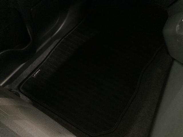 タフト Ｘ　衝突被害軽減ブレーキ　横滑り防止装置　４ＷＤ　オートハイビーム　アイドリングストップ　ステアリングスイッチ　オートライト　キーフリーシステム　オートエアコン　ナビ　ドラレコ　ＥＴＣ　マット（25枚目）