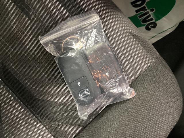 タフト Ｘ　衝突被害軽減ブレーキ　横滑り防止装置　４ＷＤ　オートハイビーム　アイドリングストップ　ステアリングスイッチ　オートライト　キーフリーシステム　オートエアコン　ナビ　ドラレコ　ＥＴＣ　マット（34枚目）