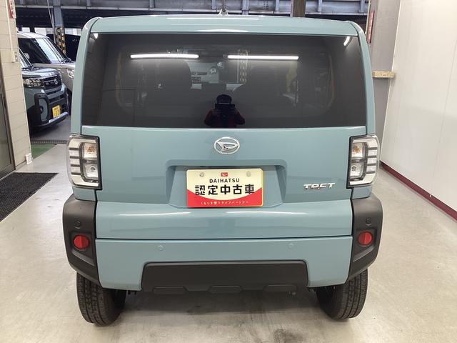 タフト Ｘ　衝突被害軽減ブレーキ　横滑り防止装置　オートハイビーム　アイドリングストップ　ステアリングスイッチ　オートライト　キーフリーシステム　オートエアコン　パノラマカメラ　マット　バイザー（3枚目）