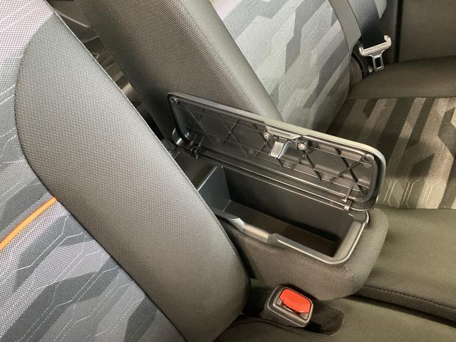 タント ファンクロスターボ　衝突被害軽減ブレーキ　横滑り防止装置　オートハイビーム　アイドリングストップ　ステアリングスイッチ　オートライト　キーフリーシステム　オートエアコン　パノラマカメラ　マット　バイザー（33枚目）