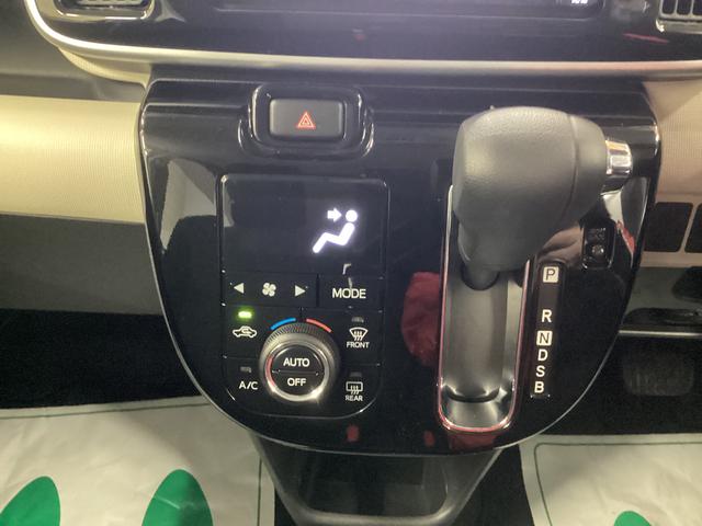 ムーヴキャンバス Ｇブラックアクセントリミテッド　ＳＡＩＩＩ　衝突被害軽減ブレーキ　横滑り防止装置　オートハイビーム　アイドリングストップ　ステアリングスイッチ　オートライト　キーフリーシステム　オートエアコン　ナビ　ドラレコ　パノラマカメラ　マット　バイザー（11枚目）