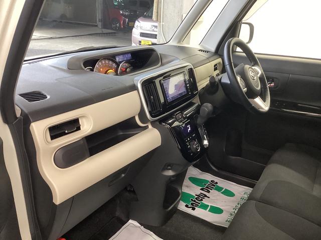 ムーヴキャンバス Ｇブラックアクセントリミテッド　ＳＡＩＩＩ　衝突被害軽減ブレーキ　横滑り防止装置　オートハイビーム　アイドリングストップ　ステアリングスイッチ　オートライト　キーフリーシステム　オートエアコン　ナビ　ドラレコ　パノラマカメラ　マット　バイザー（12枚目）